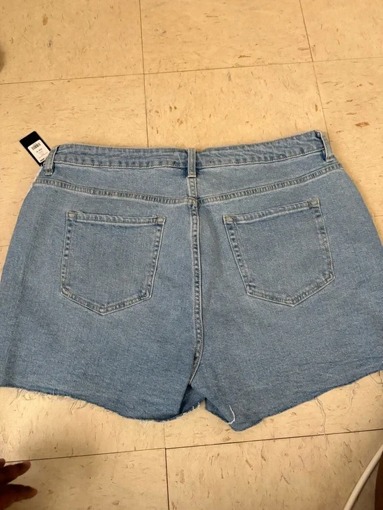 Fashion Nova Light Wash Vertical-Frayed Denim Shorts - Women - Picture 2 of 2